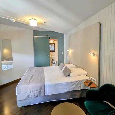 Hotel Centre Le Comte Rouge 2*