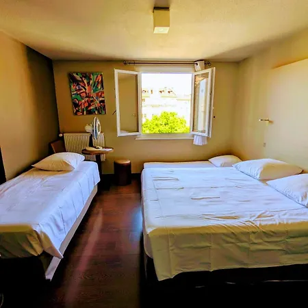 Centre Le Comte Rouge 2*