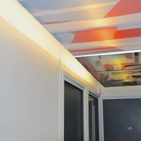 Centre Le Comte Rouge Hotel 2*