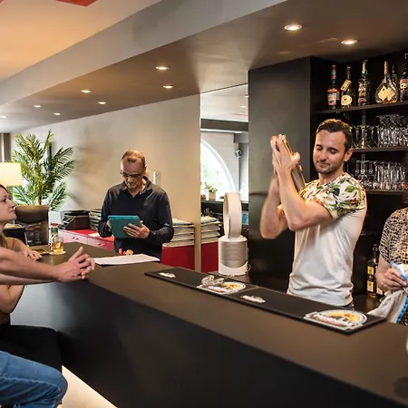 Centre Le Comte Rouge Hotel 2*
