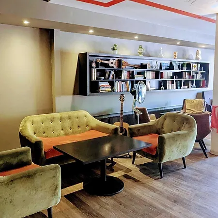 Centre Le Comte Rouge Hotel
